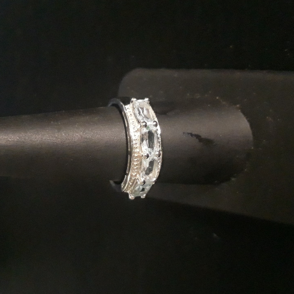 Genuine Blue Topaz Ring sz8 (.925)